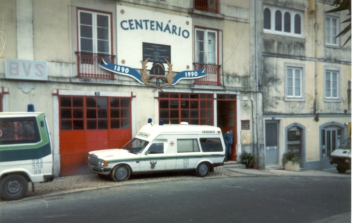 Fachada histórica do quartel no centenário da associação